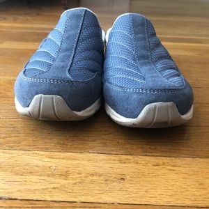 Easy Spirit Slip Ons